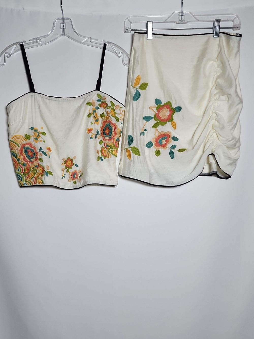 PROMESA | Cream Floral Embroidered Two-Piece Skirt Set